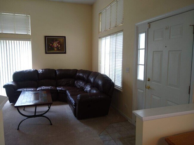 Foto del edificio - 331 Abington Woods Dr