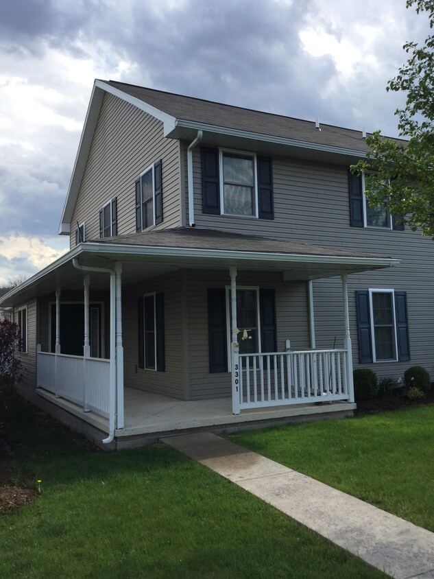 Primary Photo - 3301 Village Rd