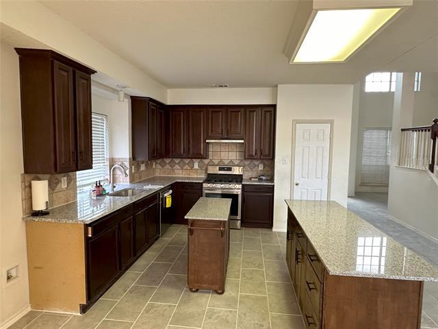 Building Photo - 504 Spicewood Dr