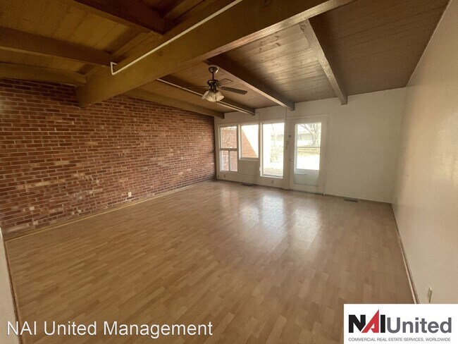Building Photo - 3 br, 1 bath House - 2823 Newell