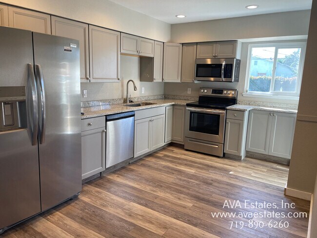 Foto del edificio - 2123 Driftwood Ln