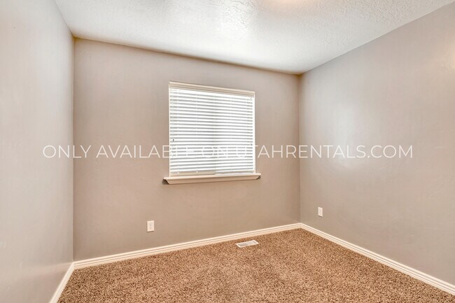 Building Photo - 1705 Dragonfly Ln