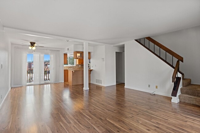 Foto del edificio - 5430 Linda Vista Rd