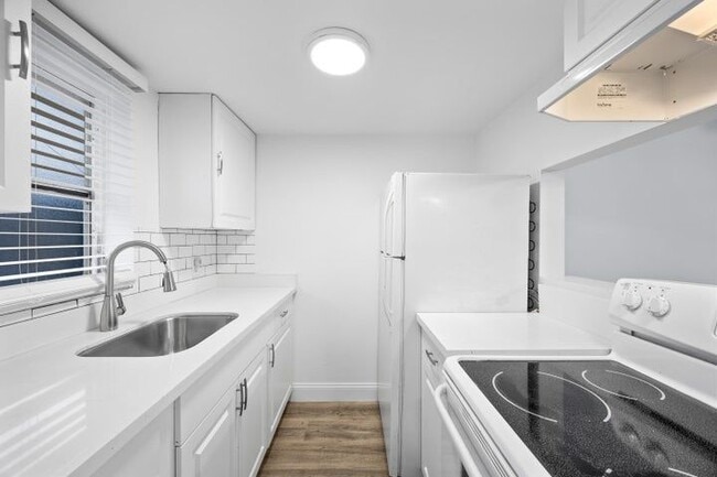 Foto del edificio - 1801 NE 56th St