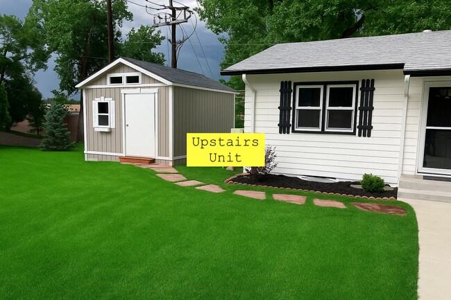 Foto del edificio - 943 Raymond Pl