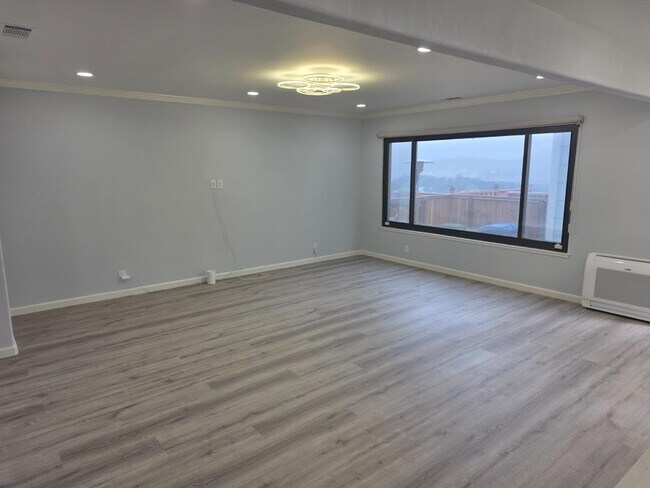 Foto del edificio - 643 Gellert Blvd