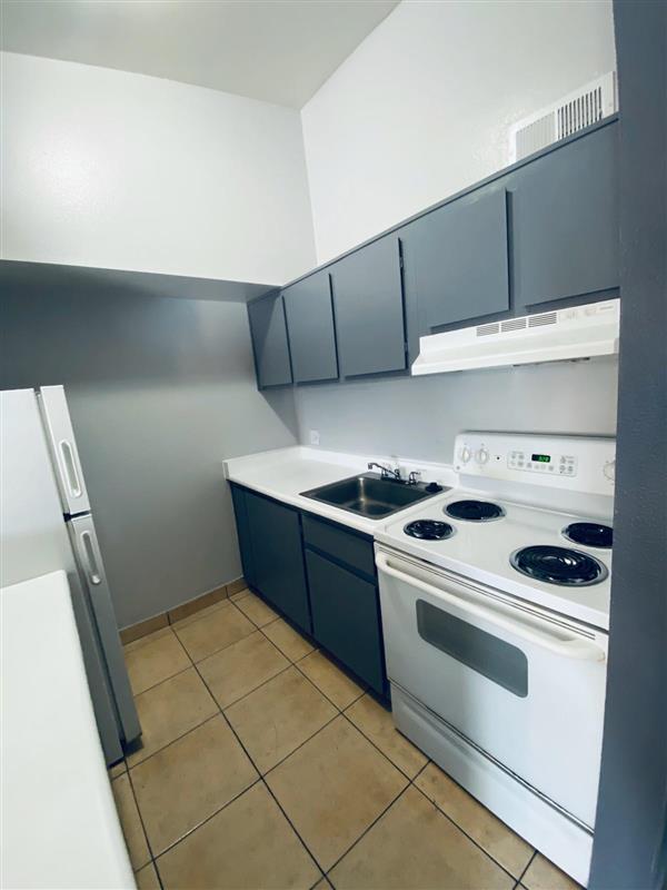 Building Photo - Tempe bedroom