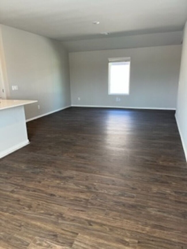 Building Photo - Beautiful New Home!