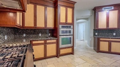 Building Photo - 4241 N Ocean Dr
