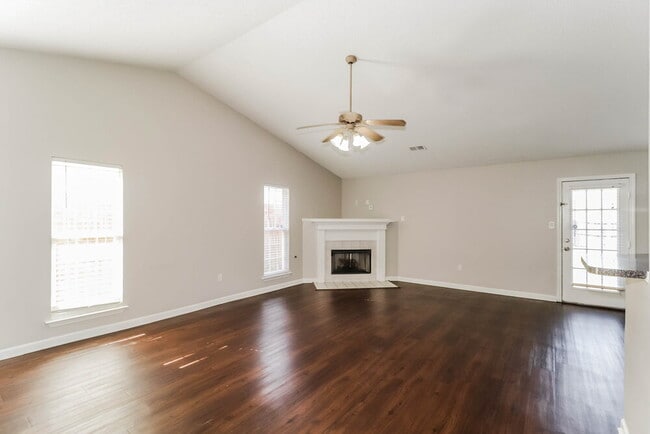 Building Photo - 1708 Cherry Creek Dr