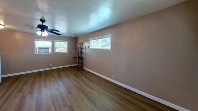 Foto del edificio - Spacious 2 Bedroom 1 Bath ADU in San Berna...