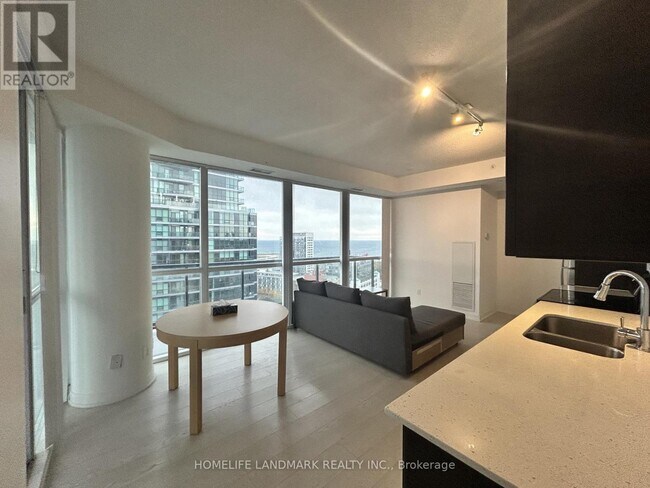 Building Photo - 20 Bruyeres Mews