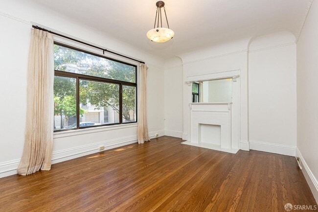 Building Photo - 526 Hugo St