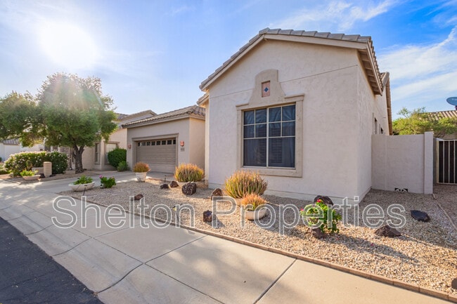 Building Photo - 4818 E Annette Dr