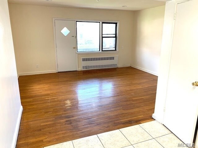 Foto del edificio - 415 W Broadway