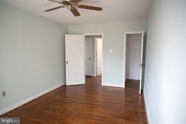 Foto del edificio - 18 Auburn Ct