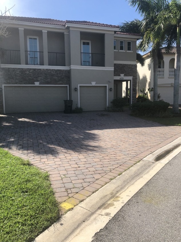 Primary Photo - 4501 San Mellina Dr