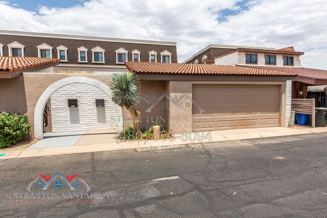 Building Photo - 2638 E Roma Ave