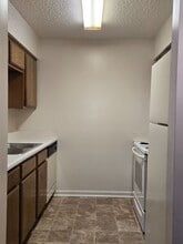 Building Photo - 250 Yelton Ct