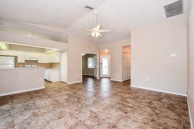 Building Photo - 187 Cougar Way