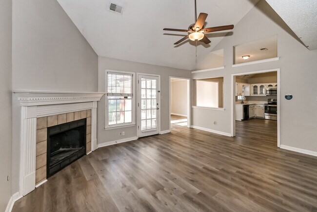Building Photo - 6898 Water Point Cove E