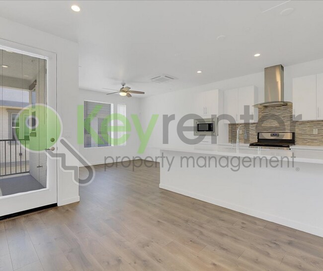 Foto del edificio - 487 McClatchy Way