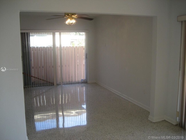 Foto del edificio - 3601-3624 SW 24th Terrace