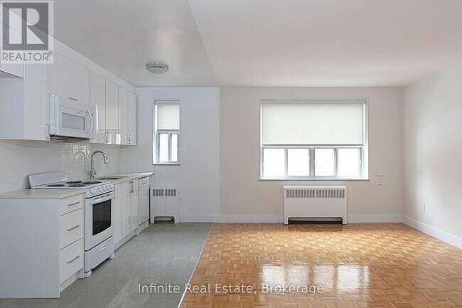 Photo du bâtiment - 1291 Bayview Ave