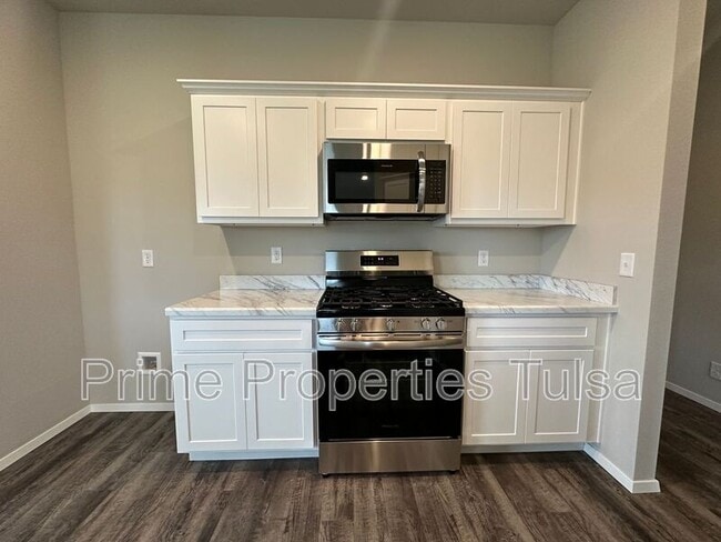 Building Photo - 27811 E 114th Pl S