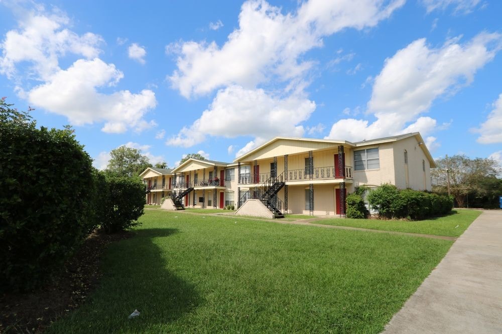 Primary Photo - 6030 Alpine Cir