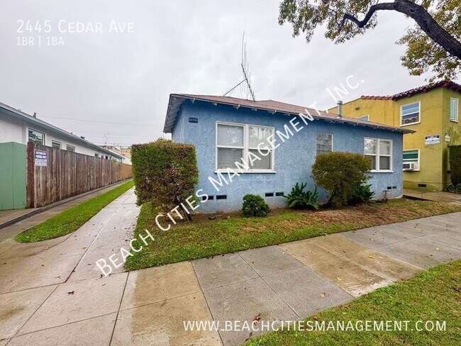 Foto del edificio - 2445 Cedar Ave