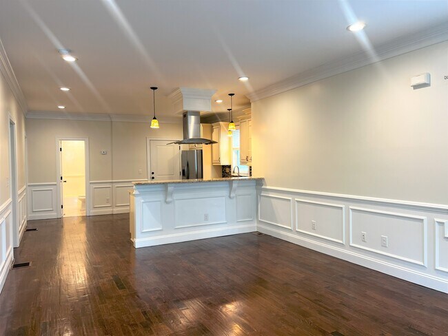 Building Photo - 153 Hudson St