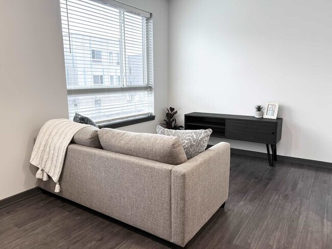 Foto del edificio - 6160 N Rural St