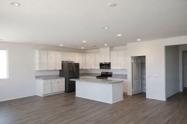 Foto del edificio - 1023 Haviture Wy