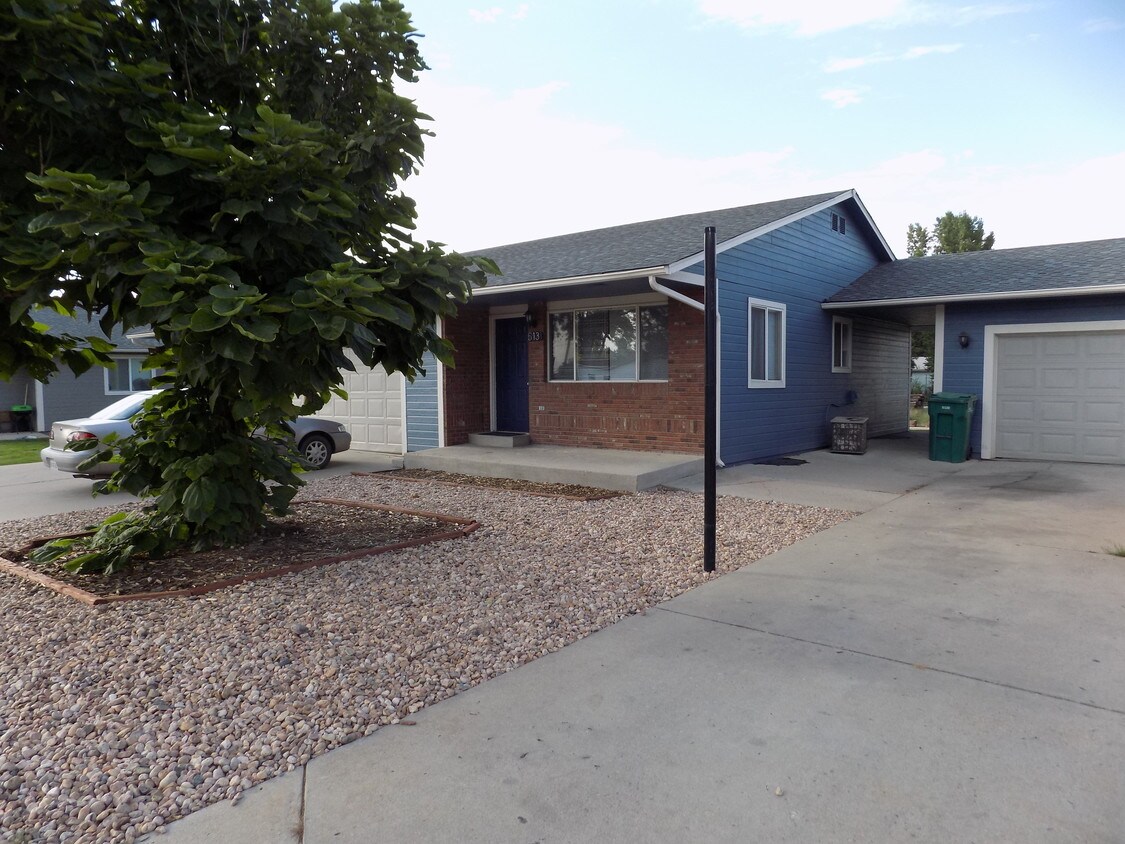 503 King Ct, Evans, CO 80620 Townhome Rentals in Evans CO