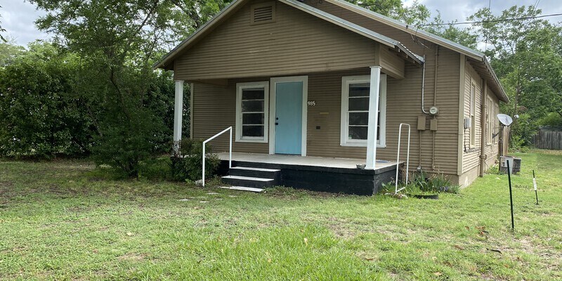 Foto principal - 985 N CHAMBERLAIN