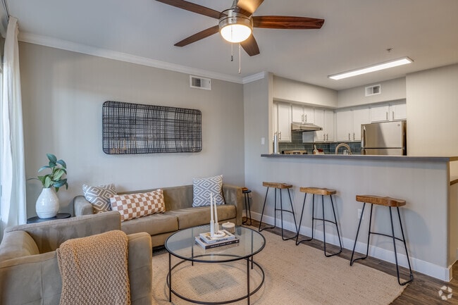 2BR, 2BA - 972SF - Living Room - The Grove Deer Valley