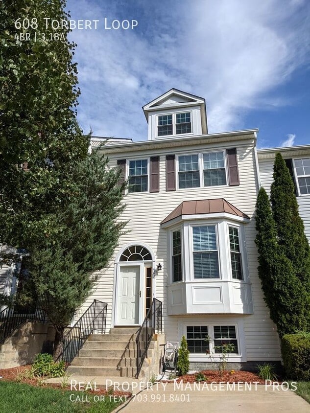 4 Bed / 3.5 Bath Upgraded Commuter Townhome! Townhouse for Rent in Stafford, VA