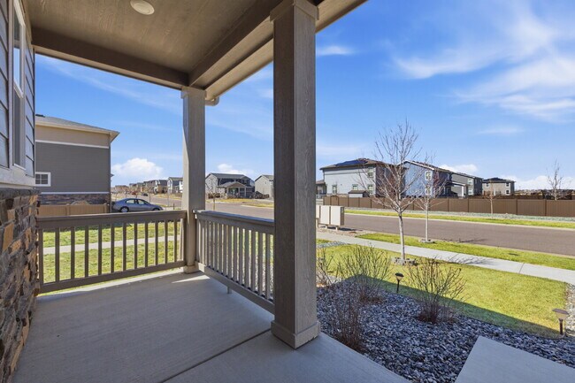 Building Photo - Beautiful Corner Lot, 3 Bedroom, 2.5 Bath with privacy fences and huge backyard!
