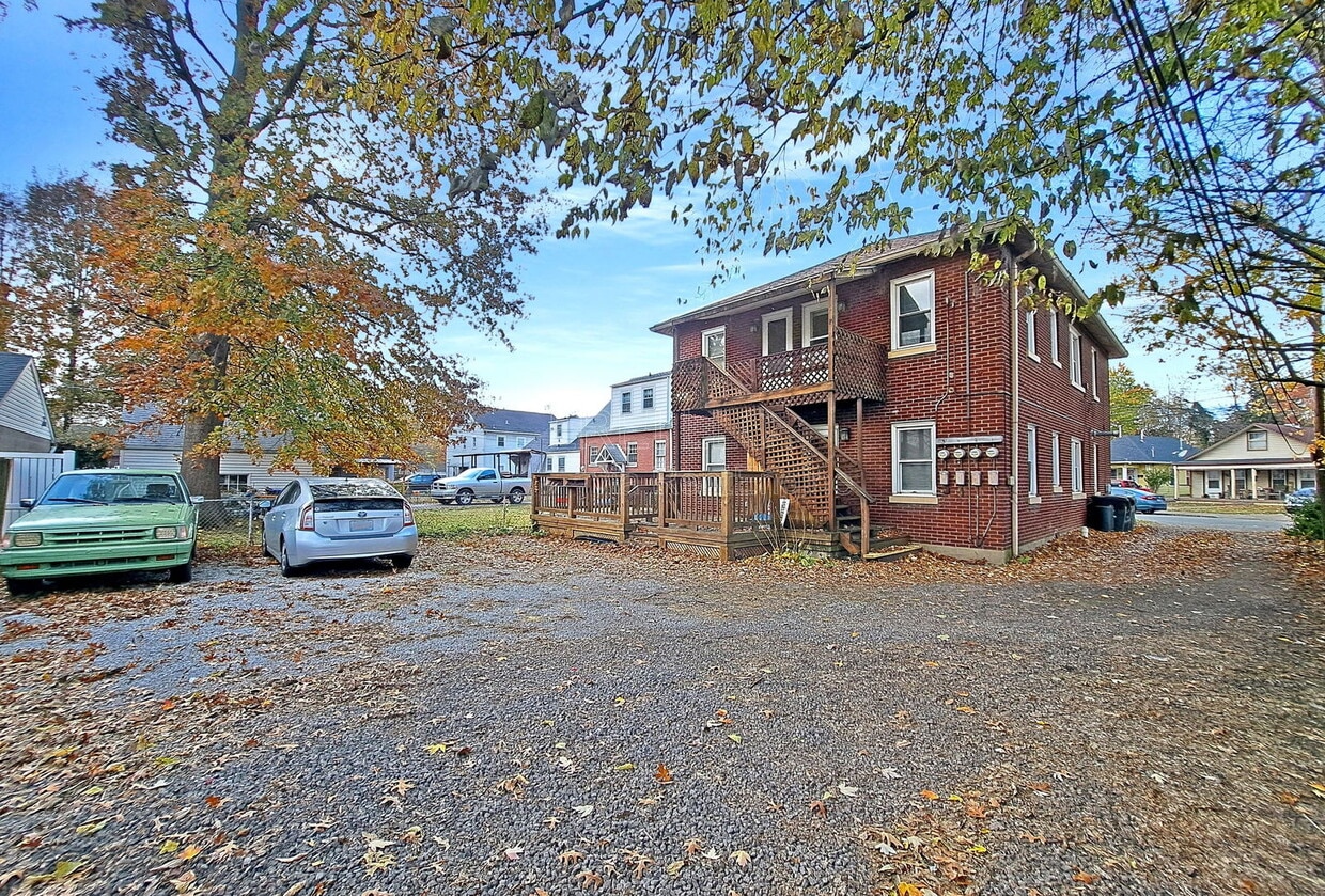 Foto del edificio - 724 Brookline Ave