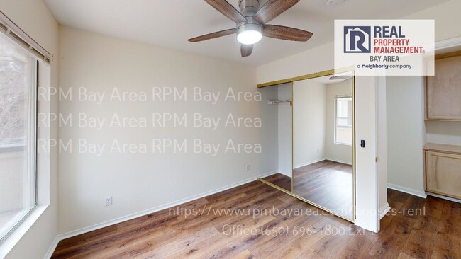 Building Photo - December Rent Special: Renovated 2 Bedroom...