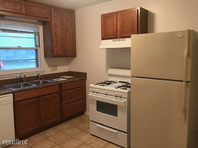 Foto del edificio - 1 br, 1 bath Apartment - 433 S. Custer