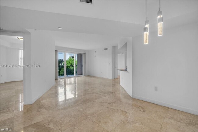 Building Photo - 2 br, 2 bath Condo - 19900 E Country Club ...
