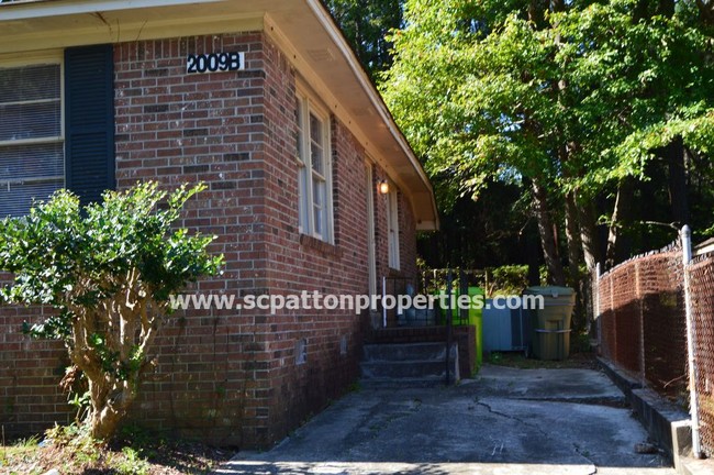 Building Photo - Broad River Duplex