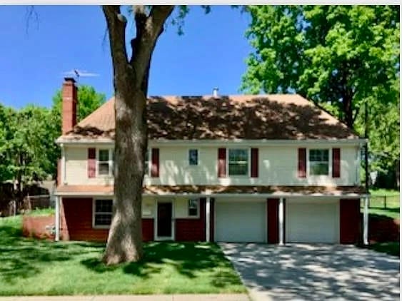 Building Photo - 1900 E 28th Ave