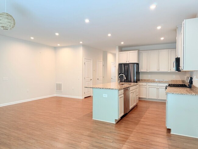 Building Photo - 121 Capeside Ct