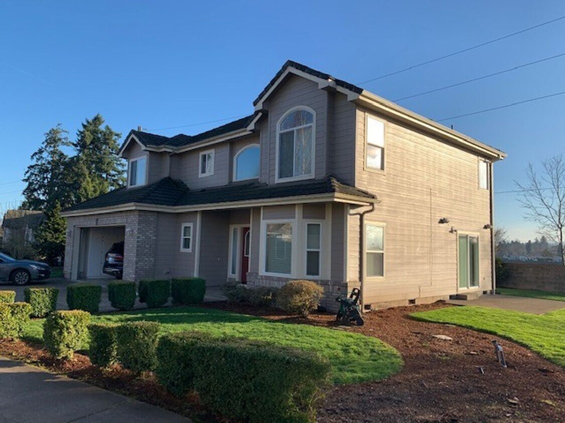 Immaculate Home Northeast Neighbors House Rental in Eugene, OR