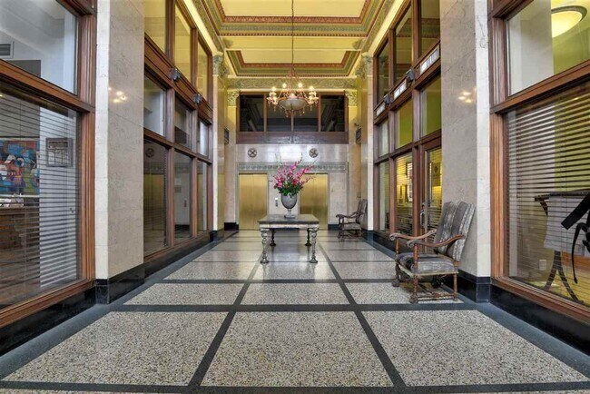 Foto del edificio - 66 Monroe Ave