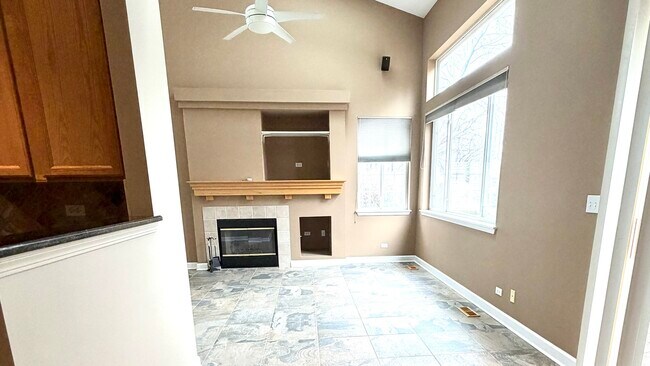 Building Photo - 3015 Kentshire Cir