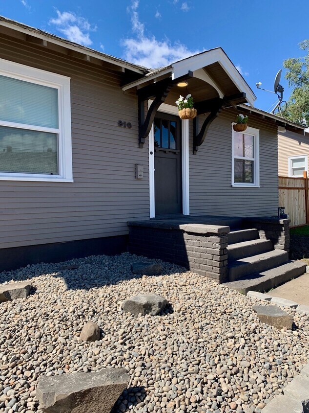 910 Tieton Dr, Yakima, WA 98902 House Rental in Yakima, WA